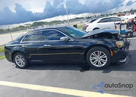 2017 Chrysler 300C z USA, uszkodzony, nr VIN 2C3CCAEG1HH662505